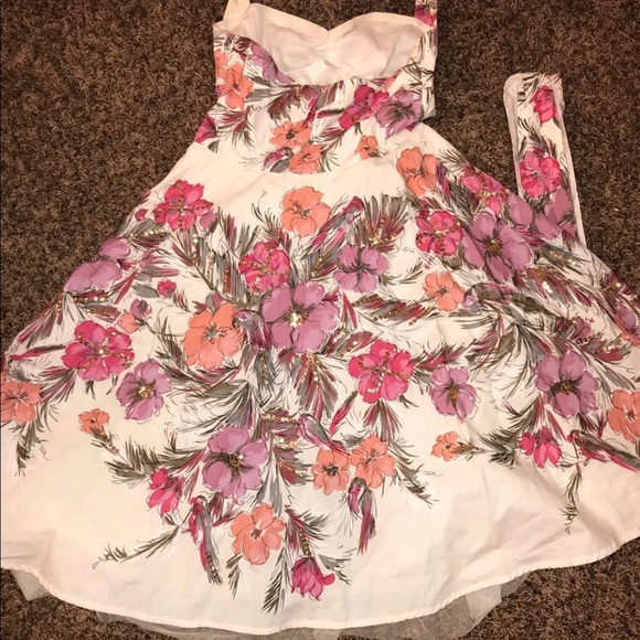 Guess Flower Sequin Dress - Picture 6 of 7